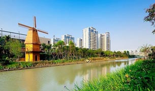 依云水岸实景图